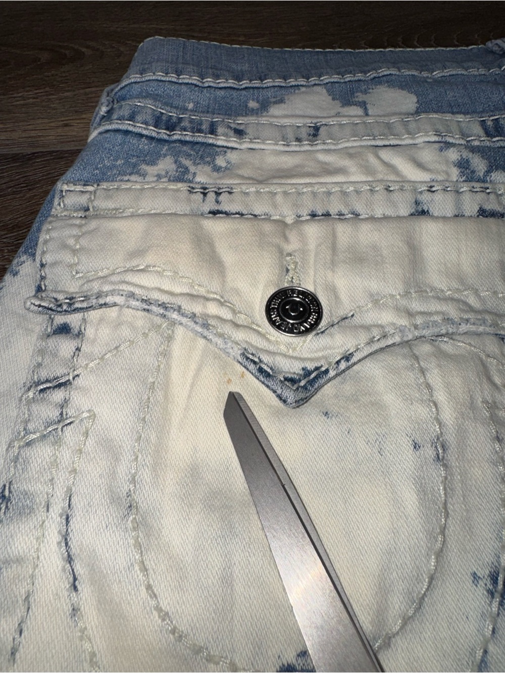 True Religion Straight Flap Big T Acid Wash Frayed Hem Cut-Off Shorts Men's 33 - Picture 6 of 13